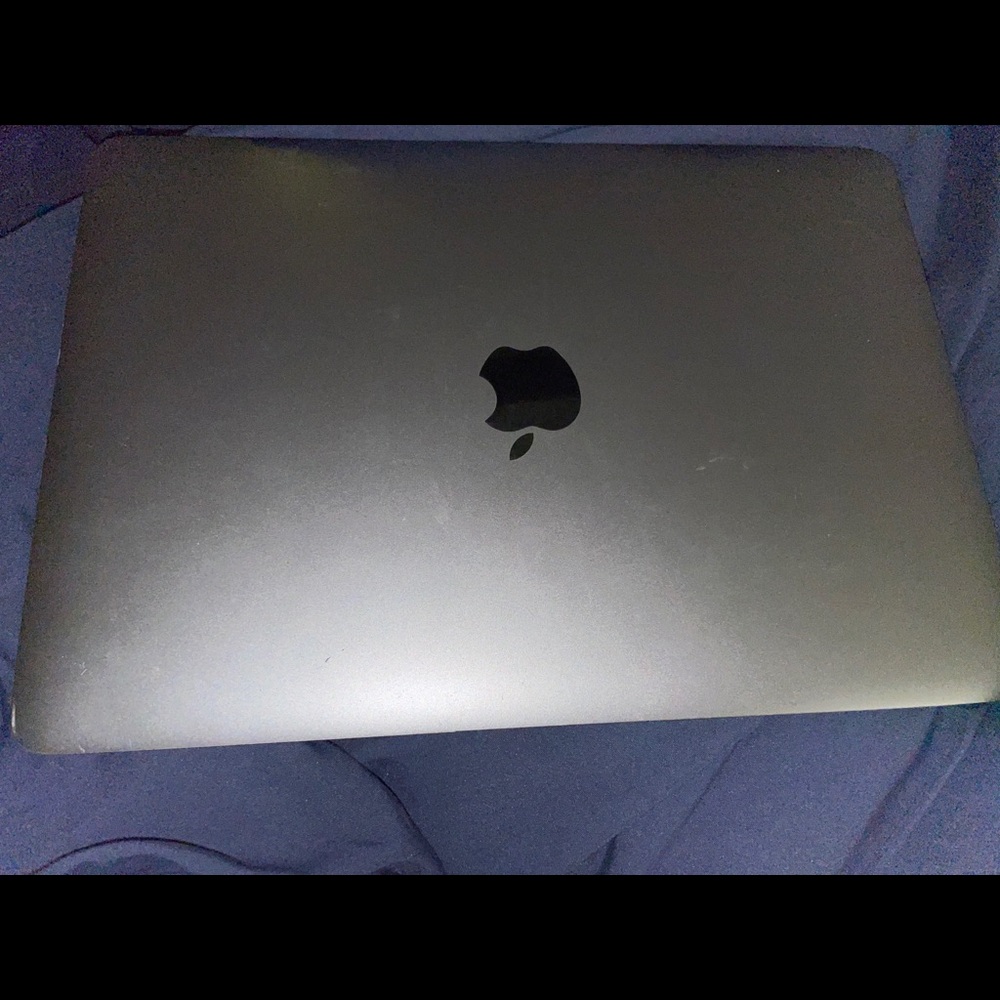 MacBook *SOLD**